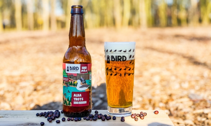 Albatrots Jeneverbes Saison flesje en glas